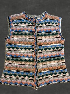 VINTAGE wool fair isle artsy knit sweater vest sleeveless cardigan Nordic 80s